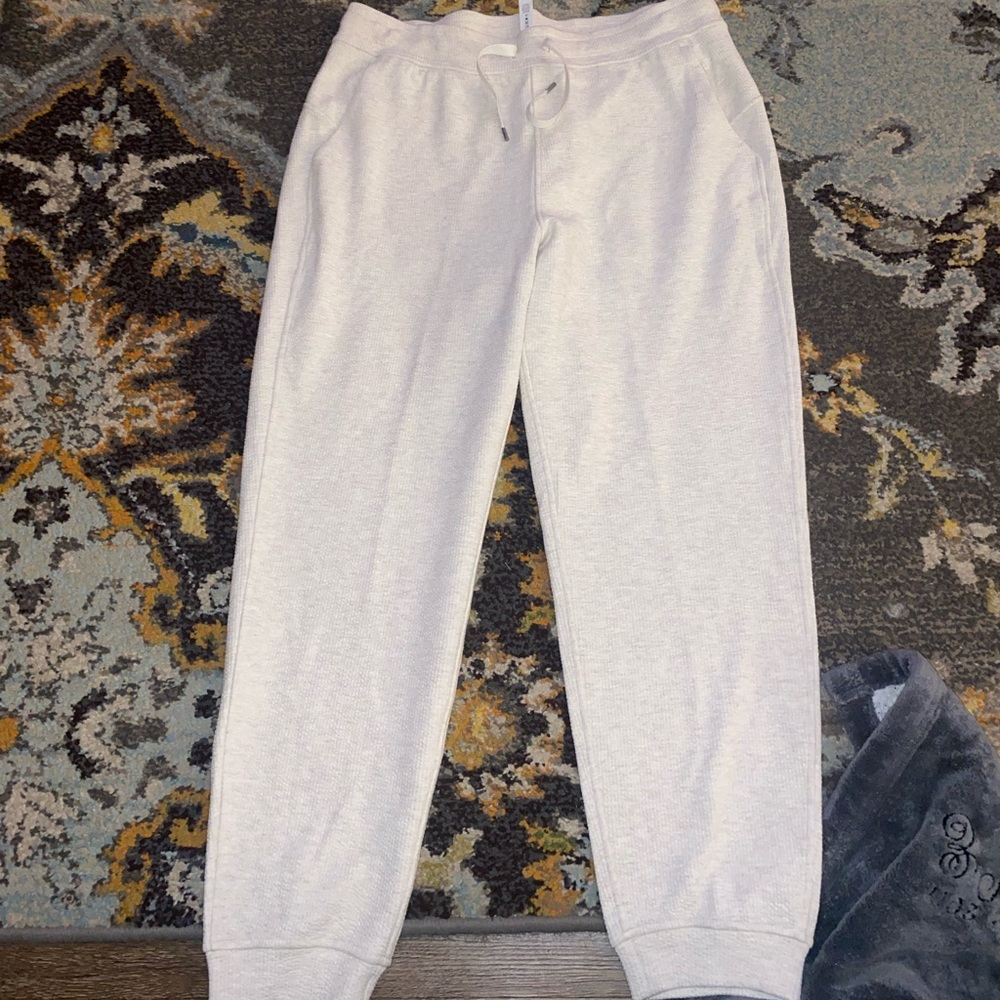 Lululemon ribbed high rise jogger- White Opal